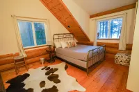 Wild Oyster Lodge on Hood Canal:  Breathtaking Water Views, Beach, & Hot tub