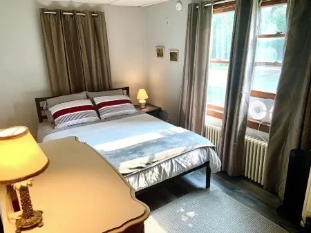 1-bedroom apartment near hospital and Erie Canal