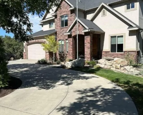 2 Bdrm Private Basement Apartment Sleeps 6 바운티풀 호텔