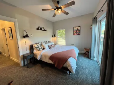 Welcome to The Yeti Hut! Hotels in Ravenna