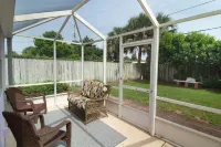 Monthly specialsThe Mermaid House - Pet Friendly.HotTub Walk to beach!
