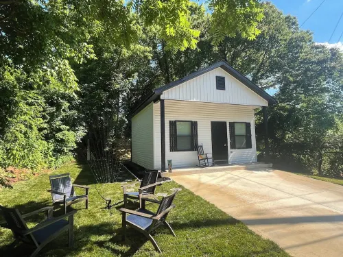 Cozy 1-bedroom Tiny House with WiFi, AC in beautiful Somerset