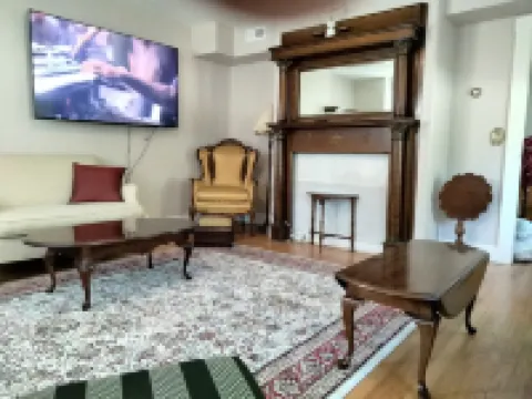 Spacious Victorian close to everything in RH - Wheelchair friendly. Sleeps 11