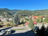 Get Steep and Deep into fun close to bike trails and Silver Mountain Resort! Hotels in Kellogg