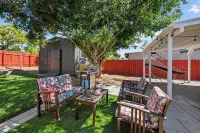 Family-Friendly Retreat: Kids Play Area, AC, Outdoor Dining & High Chair