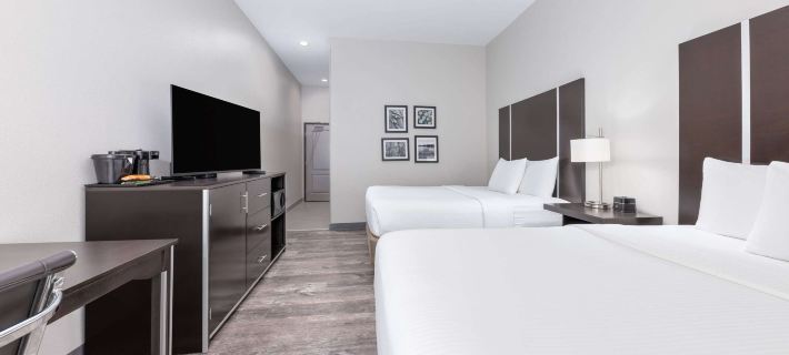 La Quinta Inn & Suites by Wyndham Tyler - University Area Hotels in Tyler