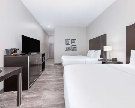 La Quinta Inn & Suites by Wyndham Tyler - University Area Hotels in Tyler