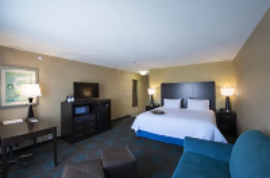 Hampton Inn by Hilton Saskatoon South Hotel di 