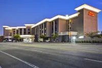 Hampton Inn and Suites Los Angeles Burbank Airport Hotels in Sun Valley