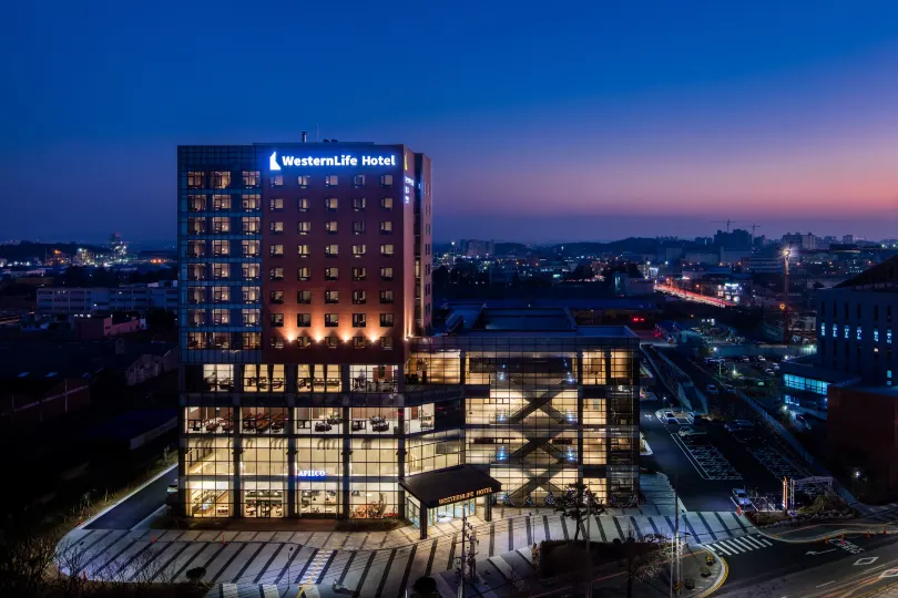 WesternLife Hotel