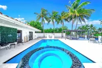 Heated Pool & Hot Tub! Waterfront+Golf Cart!