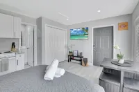 Modern furnished studio, North of Atlantic Ave