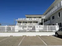Condo, 2 Bedrooms, 1 Bath, Sleeps 6, 1 Block from beach