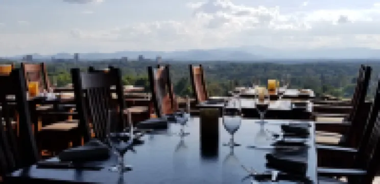 Lucerne Chalet - Treetop Mountain Views in Downtown Asheville -FP, Dog Friendly!