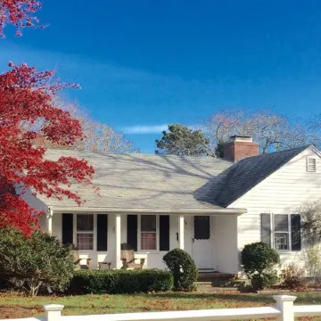 Private Beach on Nantucket Sound - Walk to Beach, Town, Harbor!