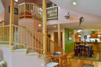Beautiful, pet friendly and at the foot of Saxon Mountain in Georgetown Colorado
