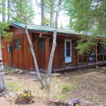Great Cabin- get own beach & dock!  Perfect for Glacier National Park Vacation!
