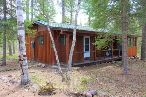 Great Cabin- get own beach & dock!  Perfect for Glacier National Park Vacation!