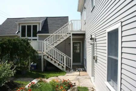 Discover Your Perfect Cape Ann Getaway - A Charming Bayview Retreat