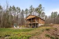 White Mountains - Cozy cabin by the lake with fire pit.