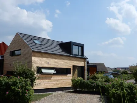 Rent a bungalow, 300 mtr to the beach, private ground, 4 pers.