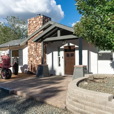 Quiet Downtown House: Private Yard w/Hot Tub; Great Location; Family Hideout