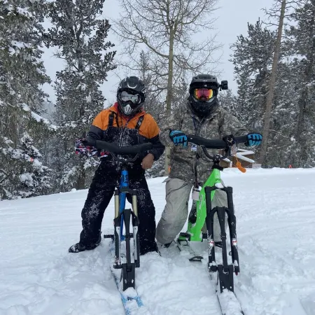 Comfy ski and mountain bike condo walking distance to lift!