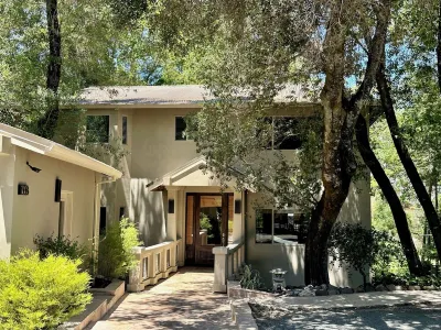 Sonoma Valley, Glen Ellen Secluded Wine Country Sophistication Hotels in der Nähe von Little Vineyards Family Winery