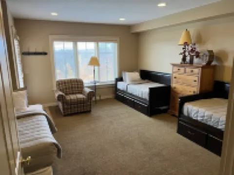 Ski In/Ski Out Mountain Top Condo at Crystal Mountain