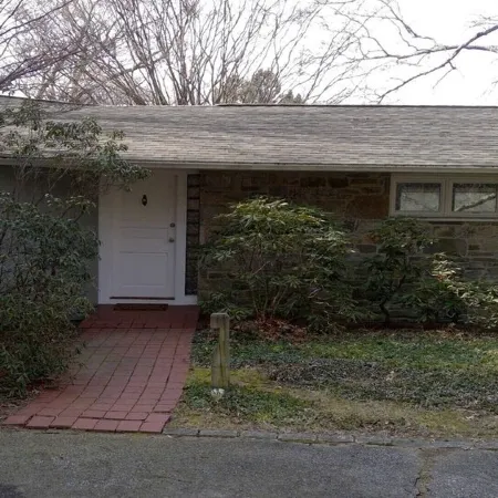 A Country Guest House Just 21-32 Minutes Bridgeport or New Haven Universities.