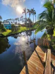 Heated Pool, Hot Tub & private Tiki bar