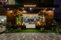 Hotel  Brij Royal Royal Heritage Vrindavan Hotel a Chhatikara