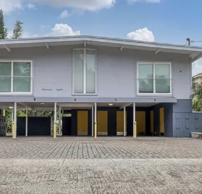 2nd floor Apt C. 1 mile from waterfront and downtown. Just 2 miles from beach! - Condos