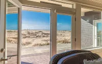 CORAL SUNSETS & SHIMMERING DEEP BLUE OCEAN VIEWS..  LASTING MEMORIES MADE HERE!!