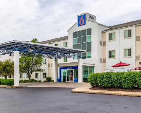 Motel 6 Caseyville, IL Hotels in Caseyville