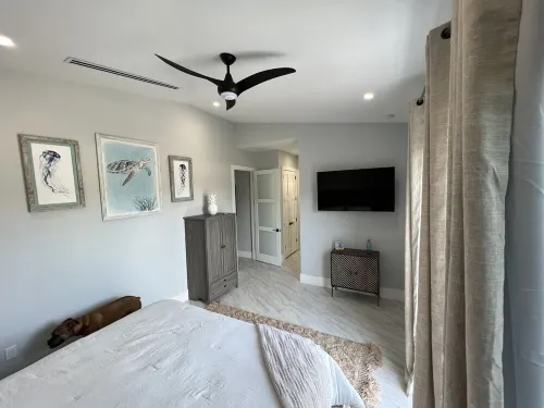 Islamorada Oasis, Luxurious 4 Bedroom 3 Bath Home. Heated Pool! Boat Lift Option