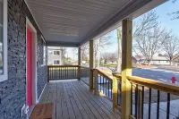 Welcome to...the good life, 4 bed 2 bath house located in the heart of Lincoln