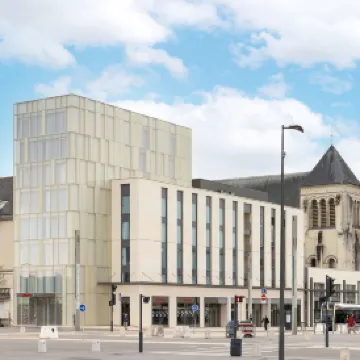 แฮมป์ตัน บาย ฮิลตัน ทัวร์ส เซ็นเตอร์