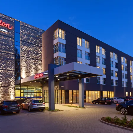 Hampton by Hilton Warsaw Airport Отели рядом с достопримечательностью «Влохи»