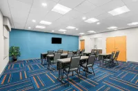 Hampton Inn & Suites Charlotte-Airport Các khách sạn ở Belmont