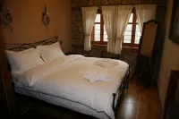 Roes Suites - Parking