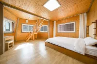 강릉 꿈꾸는풍차 애견동반 독채 펜션 궁전보석사우나 주변 호텔