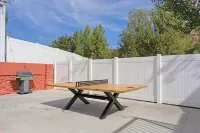 New 3BR/2BA: Private Hot Tub + Shared Pool, Sauna & Outdoor PingPong 1Hr to Zion
