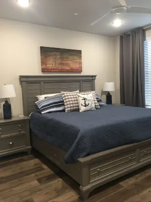 Harborview FIRST FLOOR Condo w/ resort amenities easy poolside access w/ views!