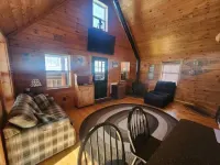 Escape to a Cozy Cabin Loft: Secluded and Serene