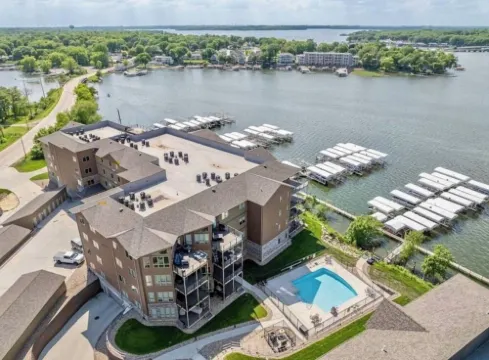 Stillwater Dream- Lakefront, Okoboji Luxury Rentals