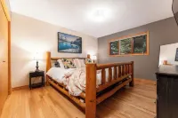 Mountain Chalet 2Min to Jasper Park Gate Hotel a 