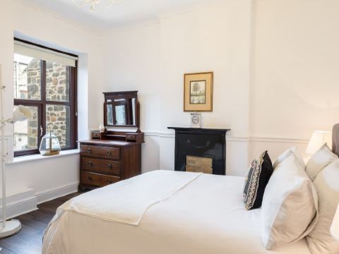 Host & Stay - Rock End