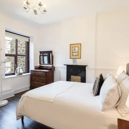 Host & Stay - Rock End