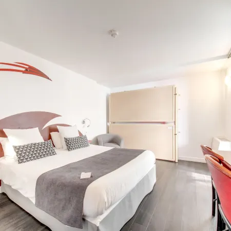 Brit Hotel Porte d'Espagne